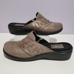 Clark's Artisan Taupe Leather Slip On Mule Shoe Women's Sz 7.5M